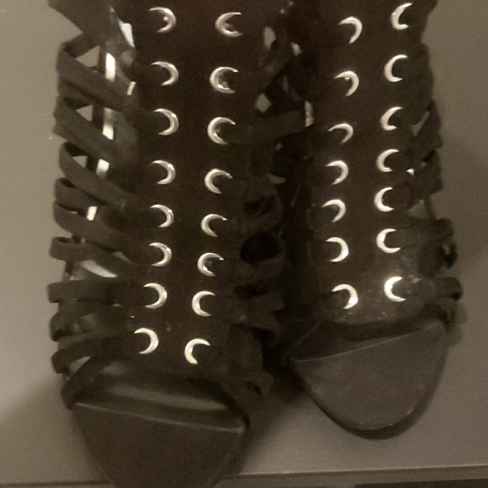Nw Jessica Simpson Caged Scrappy Heels